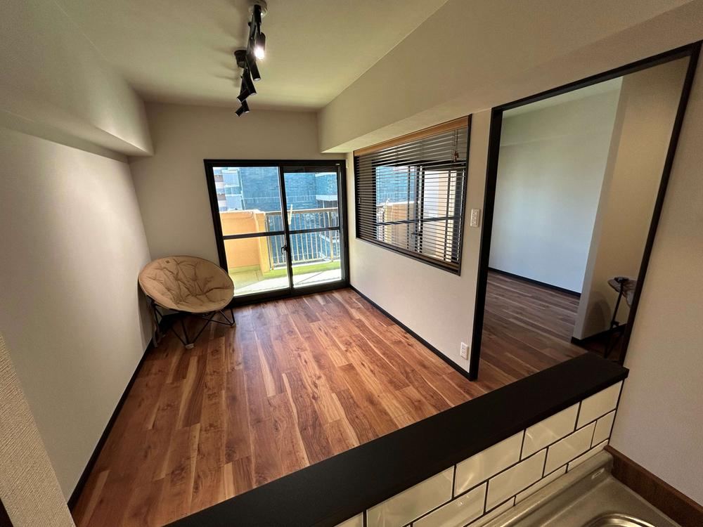 Stylish 1LDK Apartment in Gohyaku - Photo 1