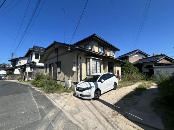 Investment-Ready 5LDK Home in Nishi-Akae - Photo 1