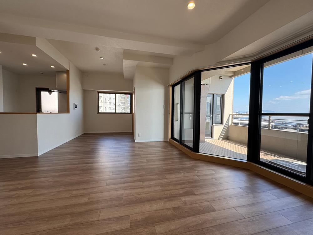 3LDK+S apartment in Hatsukaichi, Hiroshima - Photo 1