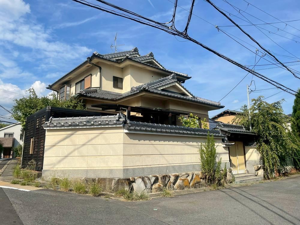 Traditional 6LDK House in Momoyama-cho - Photo 1