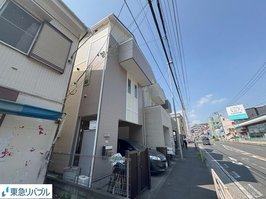 Spacious 4LDK Home Near Tsurugamine Station - Photo 1