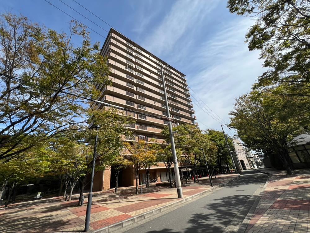 3LDK apartment in Joto Ward, Osaka - Photo 1