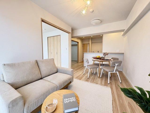 Bright 3LDK Apartment with Ample Storage in Soka - Photo 1