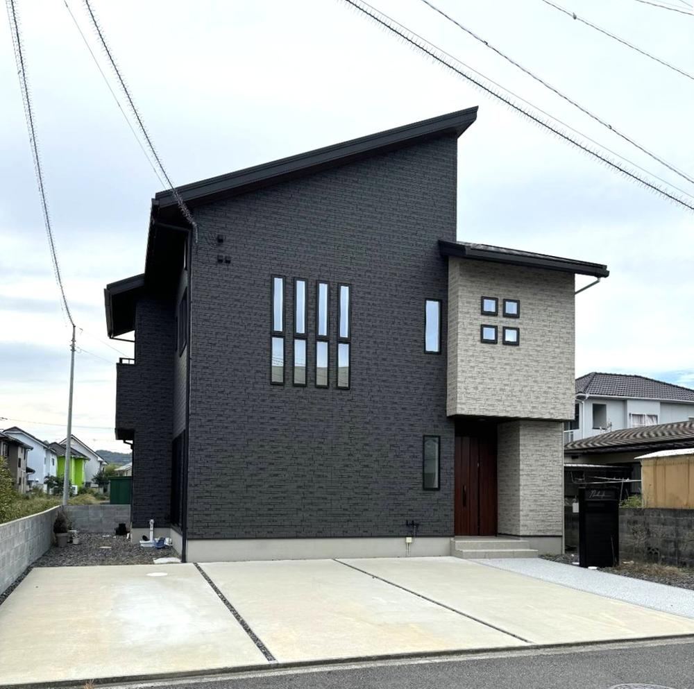 Quality 4LDK+S House by Tama Home in Matsuyama - Photo 1