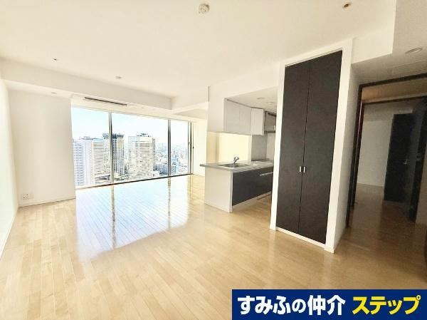 2LDK apartment in Minato Ward, Tokyo - Photo 1