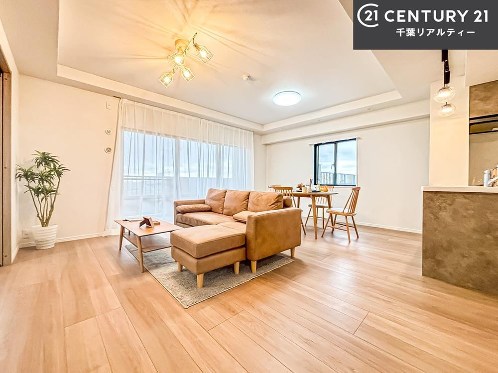 Spacious 3LDK Apartment with Renovation in Funabashi - Photo 1