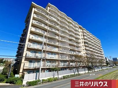 Renovated 3LDK Apartment by the Riverside - Photo 1