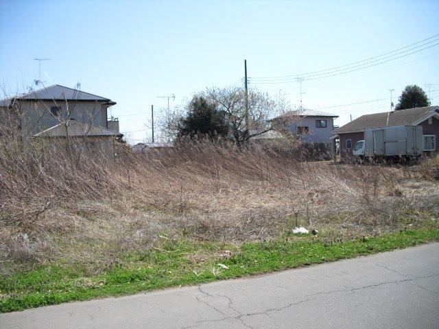 Sunny Corner Lot in Obitama - Photo 1