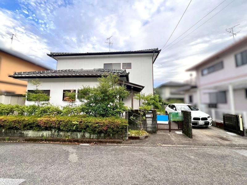 Spacious 4LDK Home with System Kitchen in Yokohama Shinmachi - Photo 1