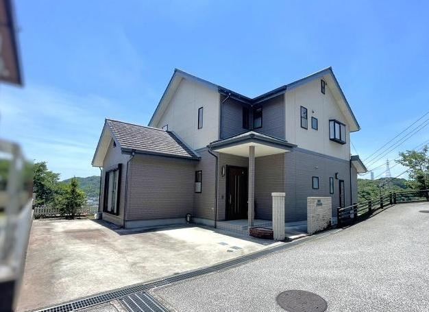 Sunny 4LDK House in Yokohama Minamimachi - Photo 1