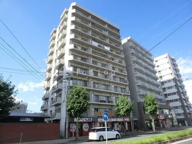 Bright 2DK Apartment Steps from Hiragishi Station - Photo 1