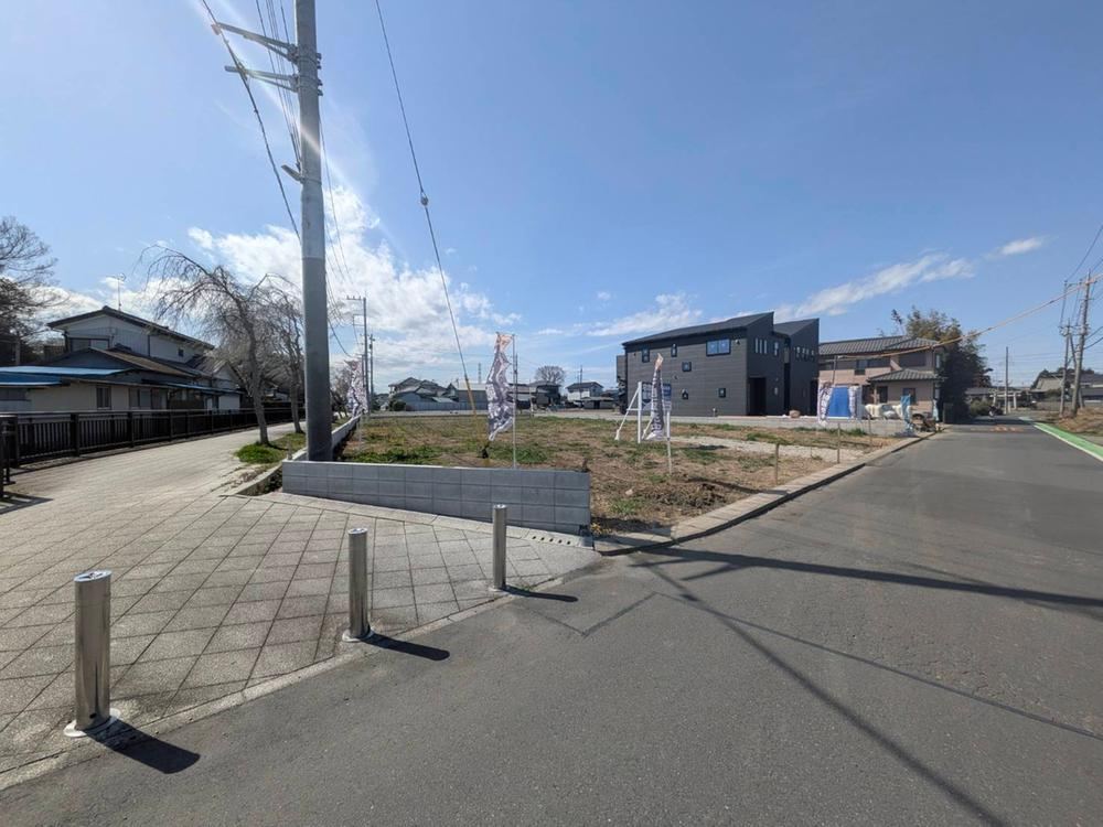 Large Land with No Building Conditions in Iwatsuki - Photo 1