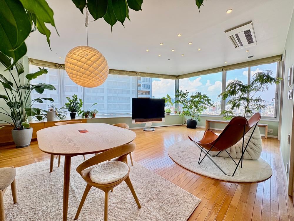 2LDK+2S apartment in Shibuya Ward, Tokyo - Photo 1