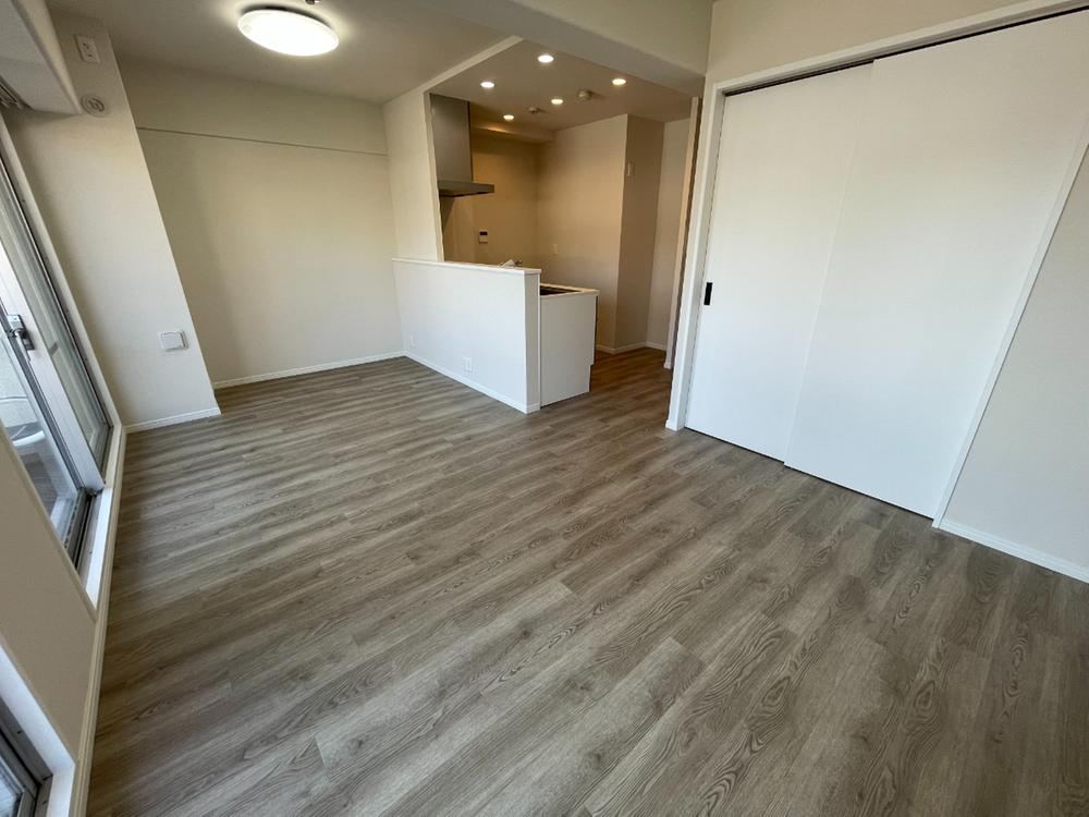 3LDK apartment in Tarumi Ward, Kobe, Hyogo - Photo 1
