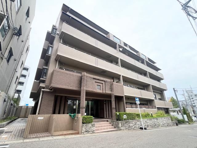 4LDK apartment in Nagakute, Aichi - Photo 1