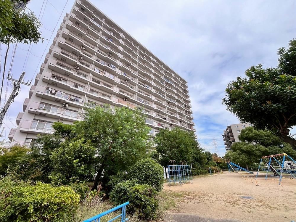 2LDK apartment in Kaizuka, Osaka - Photo 1