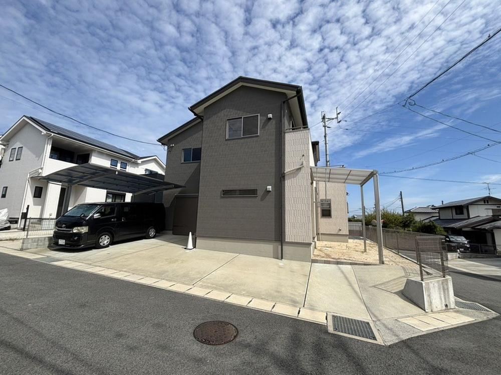 Well-Designed 4LDK Home in Ueki - Photo 1