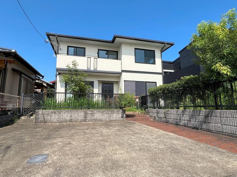 Spacious 4LDK+S Home in Tokyu 6, Miyazaki - Photo 1