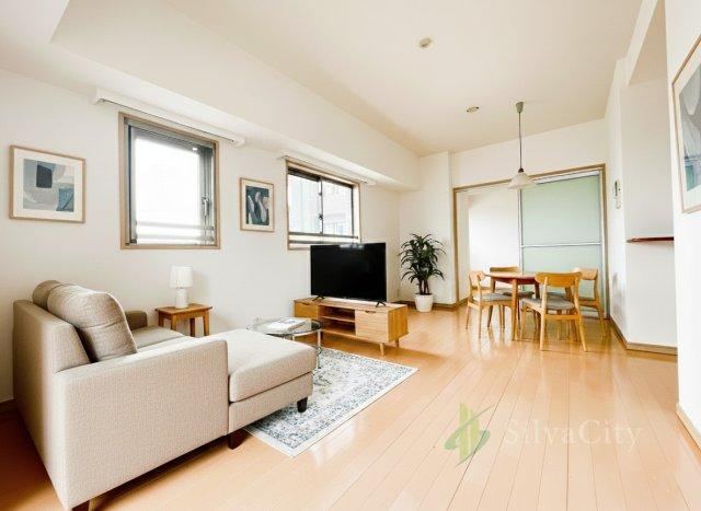 Stylish 2LDK Apartment in Adachi - Photo 1