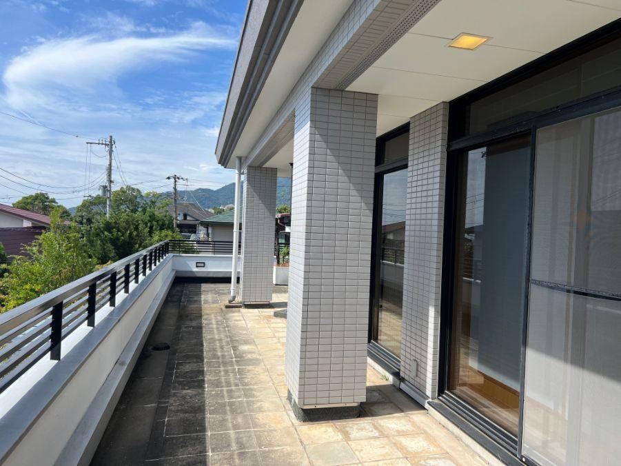 4LDK Detached House with Scenic Views in Sumiyoshi Yamate - Photo 1