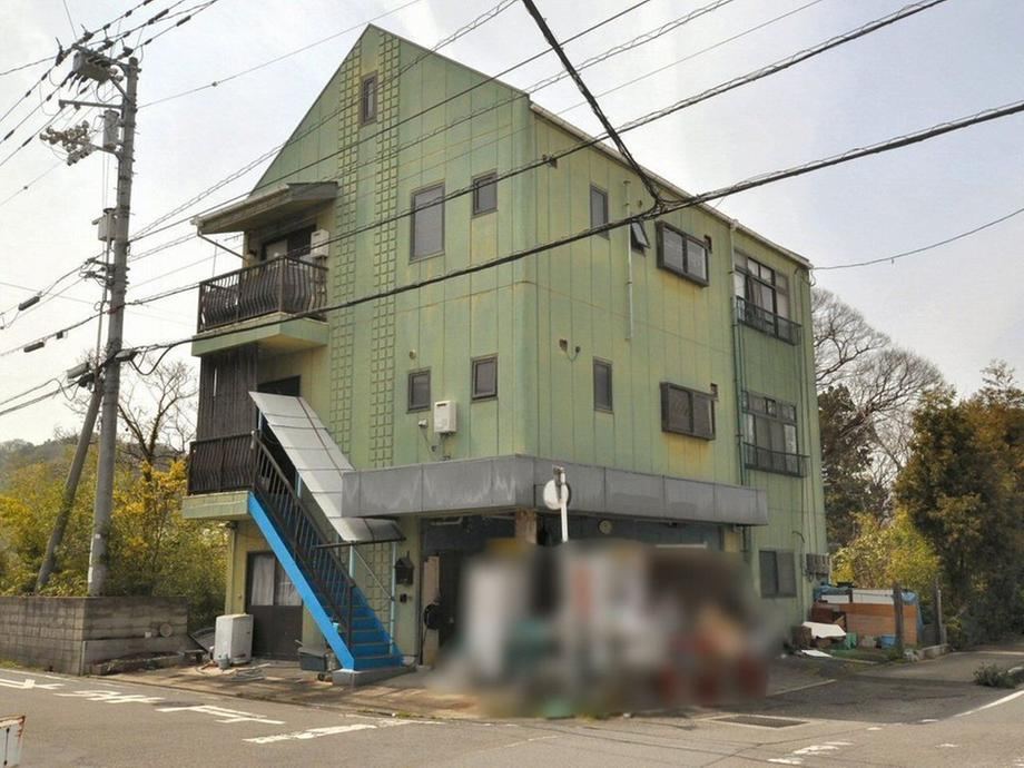Modern 4LDK House with Ample Parking in Beppu - Photo 1