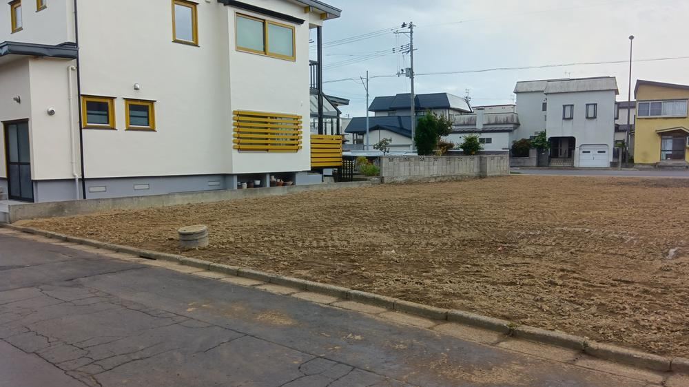 Land Near Sakuragawa 6-chome Bus Stop - Photo 1