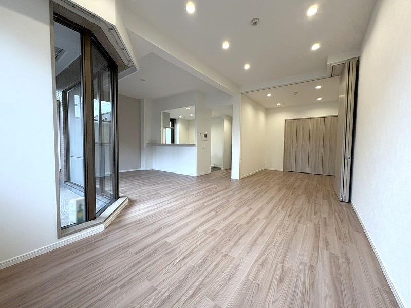 Newly Renovated 4LDK Apartment in Suginami - Photo 1