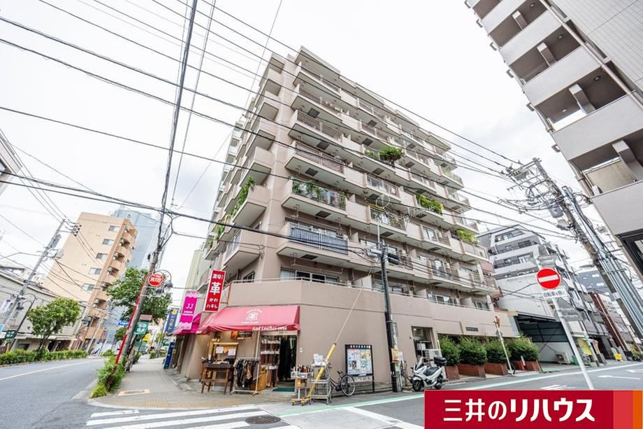 Modern 1LDK Apartment in Higashi-Nippori - Photo 1
