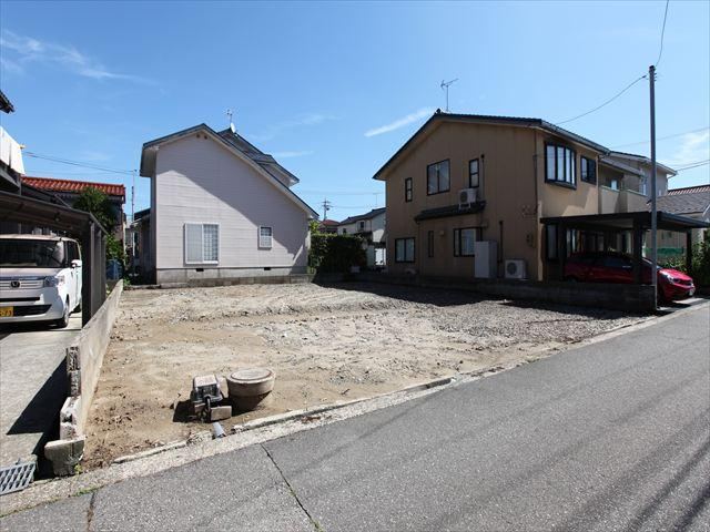 204 m² land in Kanazawa, Ishikawa - Photo 1