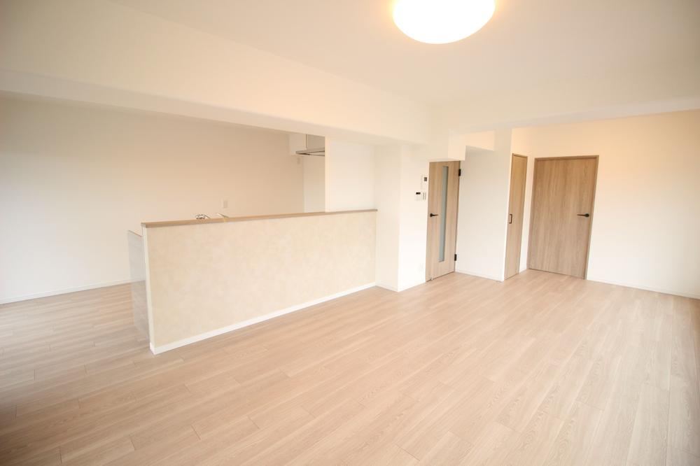 4LDK apartment in Higashisumiyoshi Ward, Osaka - Photo 1