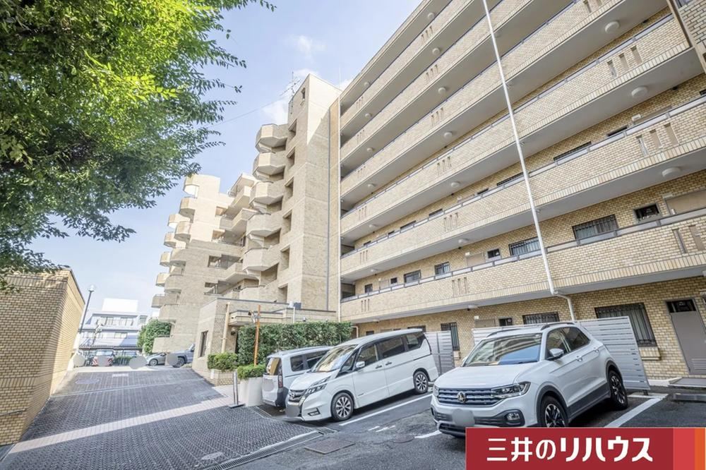 Stylish 3LDK Apartment in Enogigaoka - Photo 1
