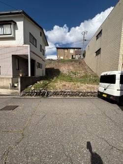 329 m² land in Kanazawa, Ishikawa - Photo 1