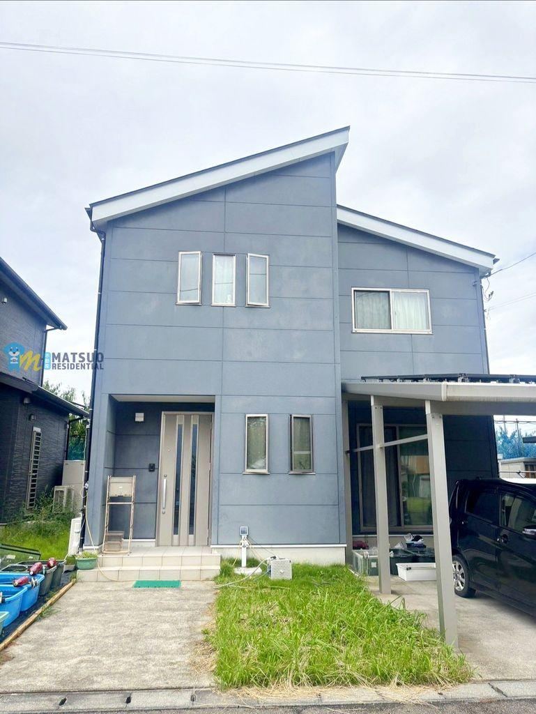 Ideal Living with Solar Power and Ample Parking in Niigata - Photo 1