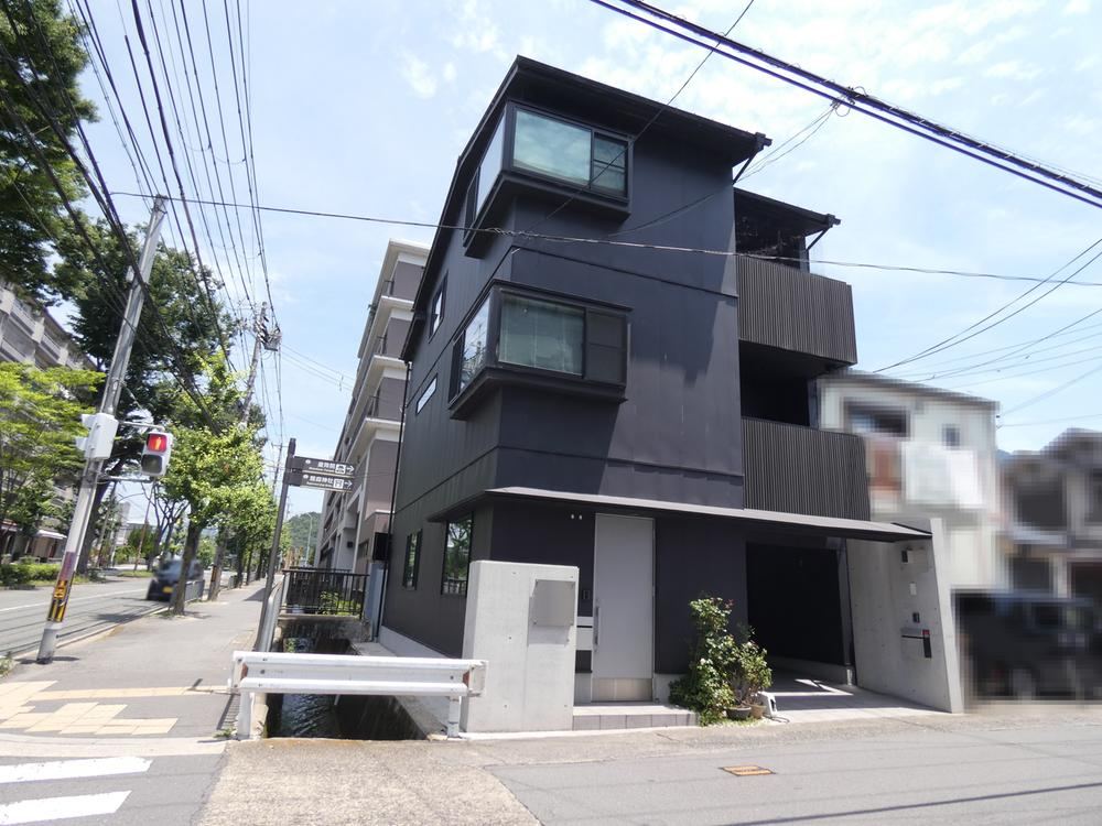 Modern 4LDK House with Island Kitchen - Photo 1