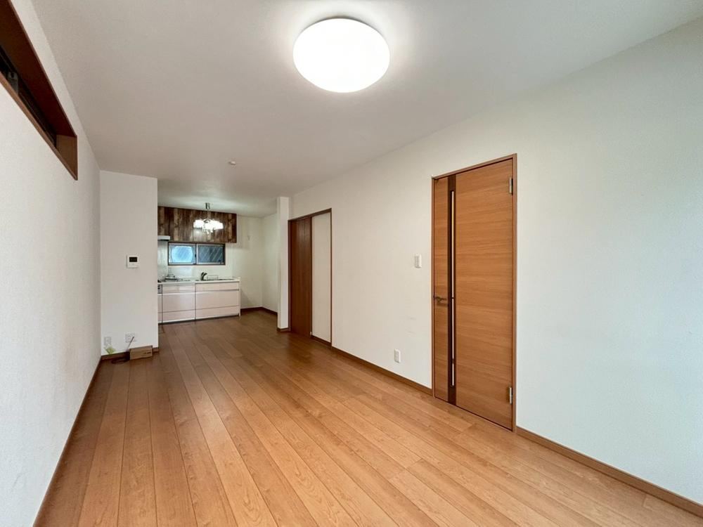 Charming 2LDK Home with Modern Amenities in Sakai - Photo 1