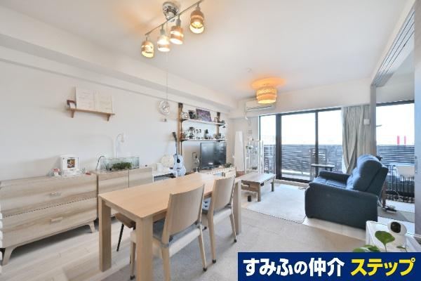 Modern 3LDK Apartment in Lake Town - Photo 1