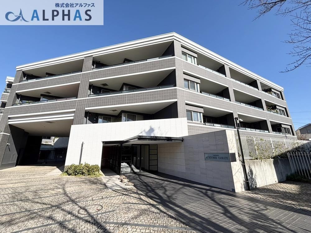 3LDK+2S apartment in Higashinada Ward, Kobe, Hyogo - Photo 1