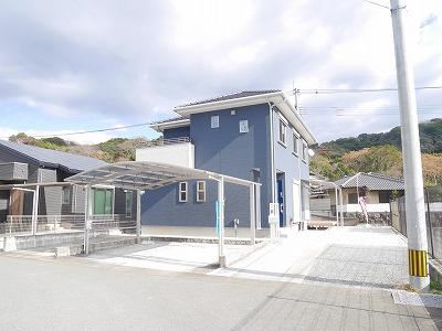 Renovated 5LDK House in Kama - Photo 1
