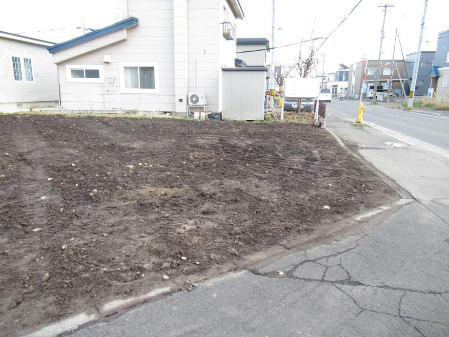 Corner Lot in Maeda 9-jo - Photo 1