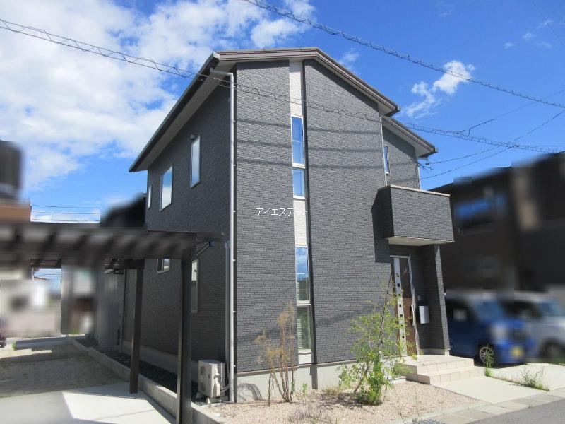 Bright 4LDK Home in Yonago - Photo 1