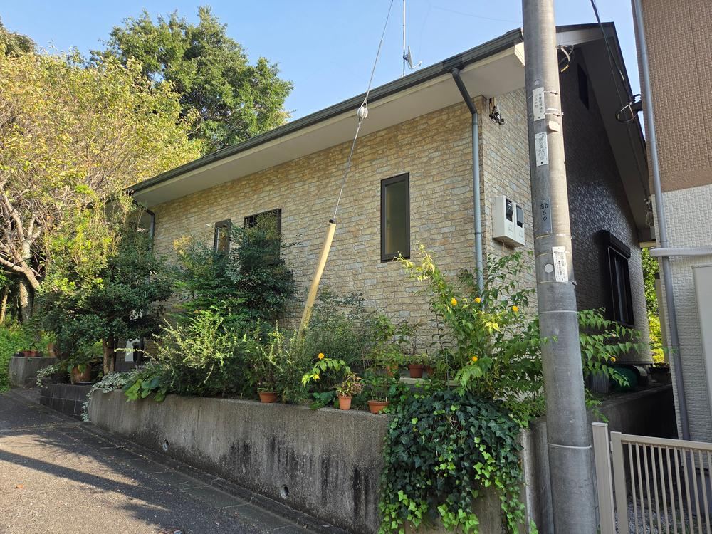 Sunny House with Natural Materials and Excellent Insulation - Photo 1