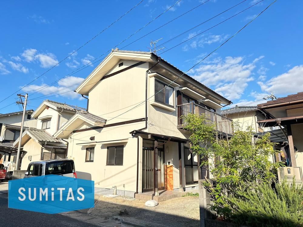 Renovated 3LDK Home with Modern Amenities in Okayama - Photo 1