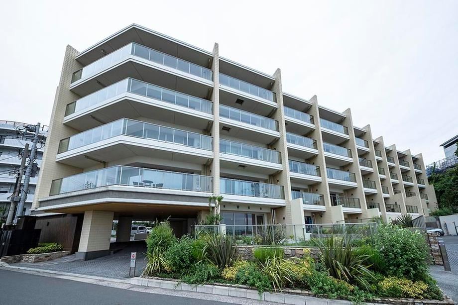 Modern 3LDK Apartment in Yokosuka - Photo 1