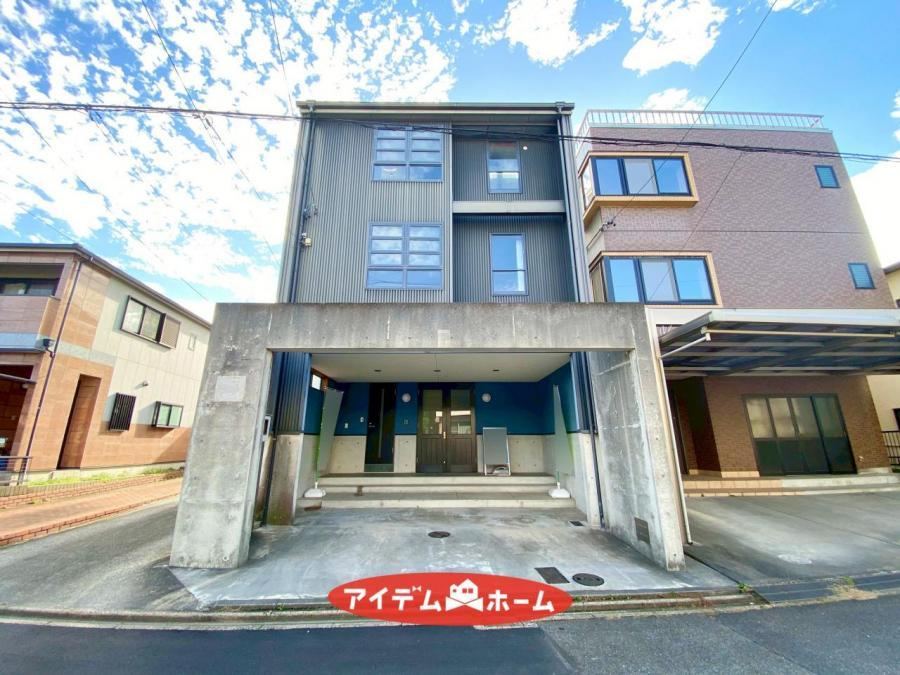 Spacious 6LDK Home with Renovation in Nakagawa - Photo 1
