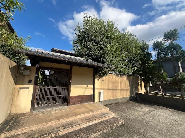 Charming 5LDK Home with Scenic Garden in Saga-Kankōji - Photo 1