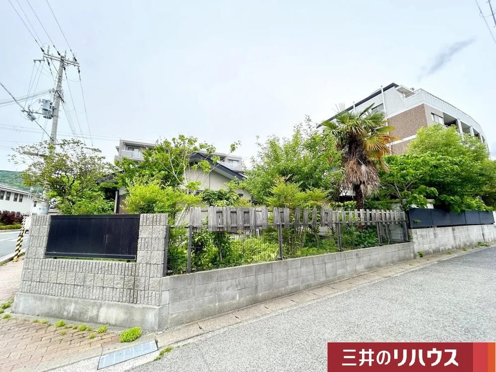 Charming 3LDK Detached House in Ashiya - Photo 1
