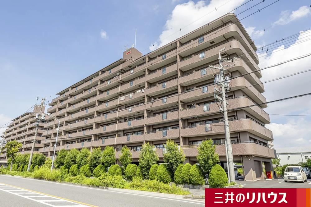 4LDK apartment in Minato Ward, Nagoya, Aichi - Photo 1