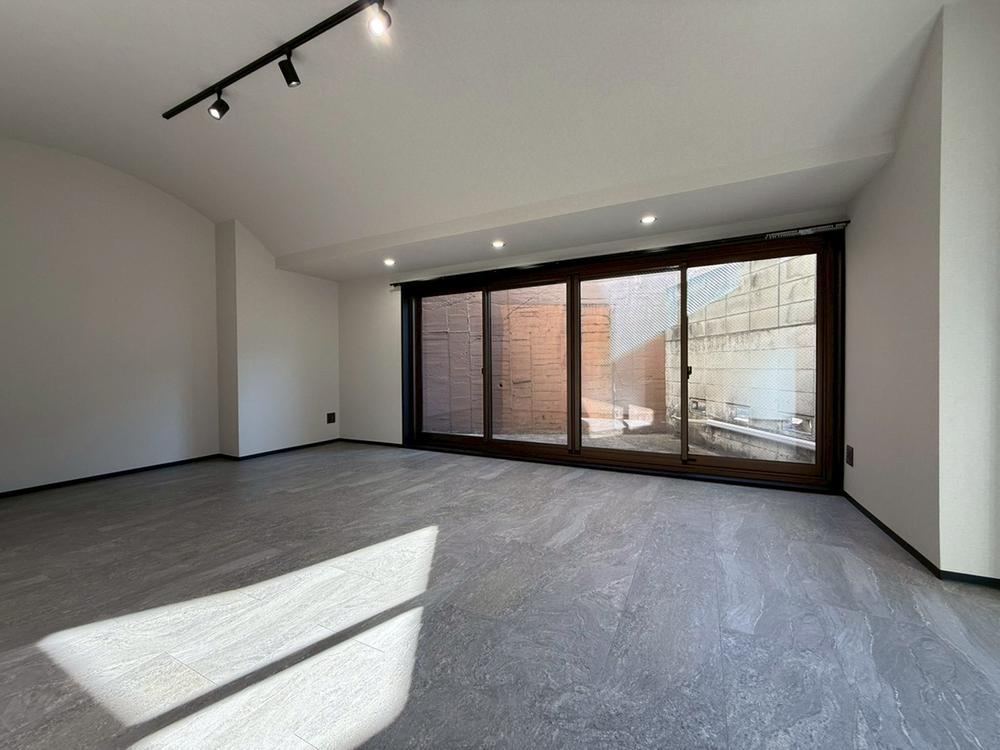 1LDK apartment in Shibuya Ward, Tokyo - Photo 1