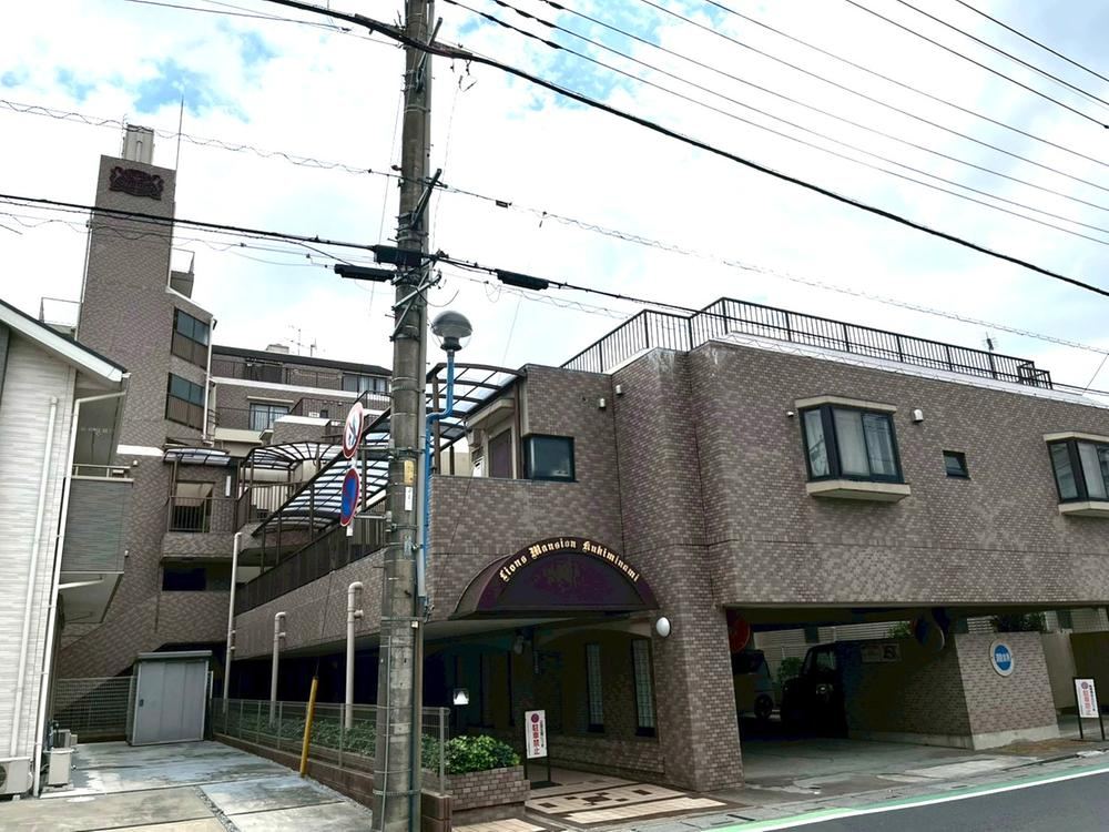 Charming 2LDK Apartment Near Kuki Station - Photo 1