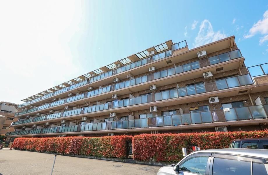 Renovated 3LDK Apartment in Chigasadai, Yokohama - Photo 1